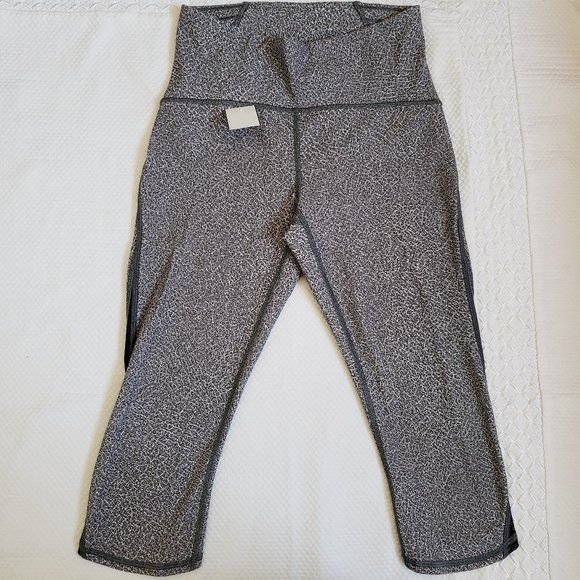 Lululemon Train Times Crop (17") Legging Fractal Alpine White Black / Black Sz 6 - Picture 3 of 9
